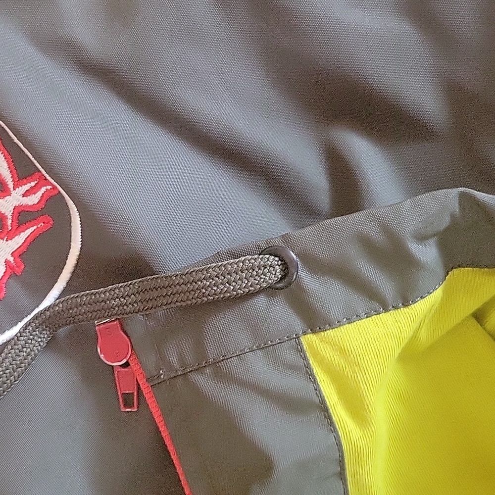 Gnarly Jacket Large Excellent Condition - Picture 6 of 9